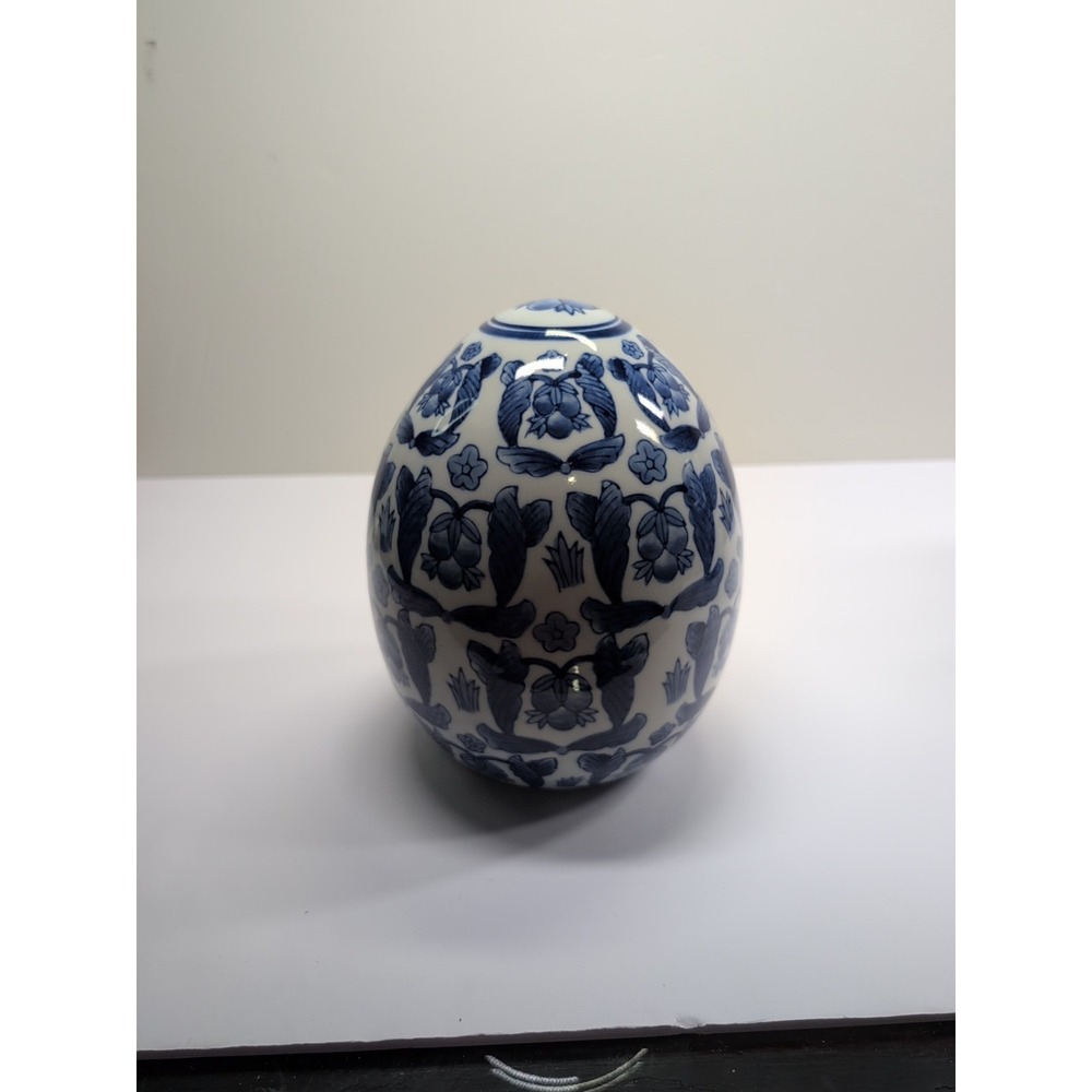 Blue & White ChineseChinoiserie Porcelain Egg